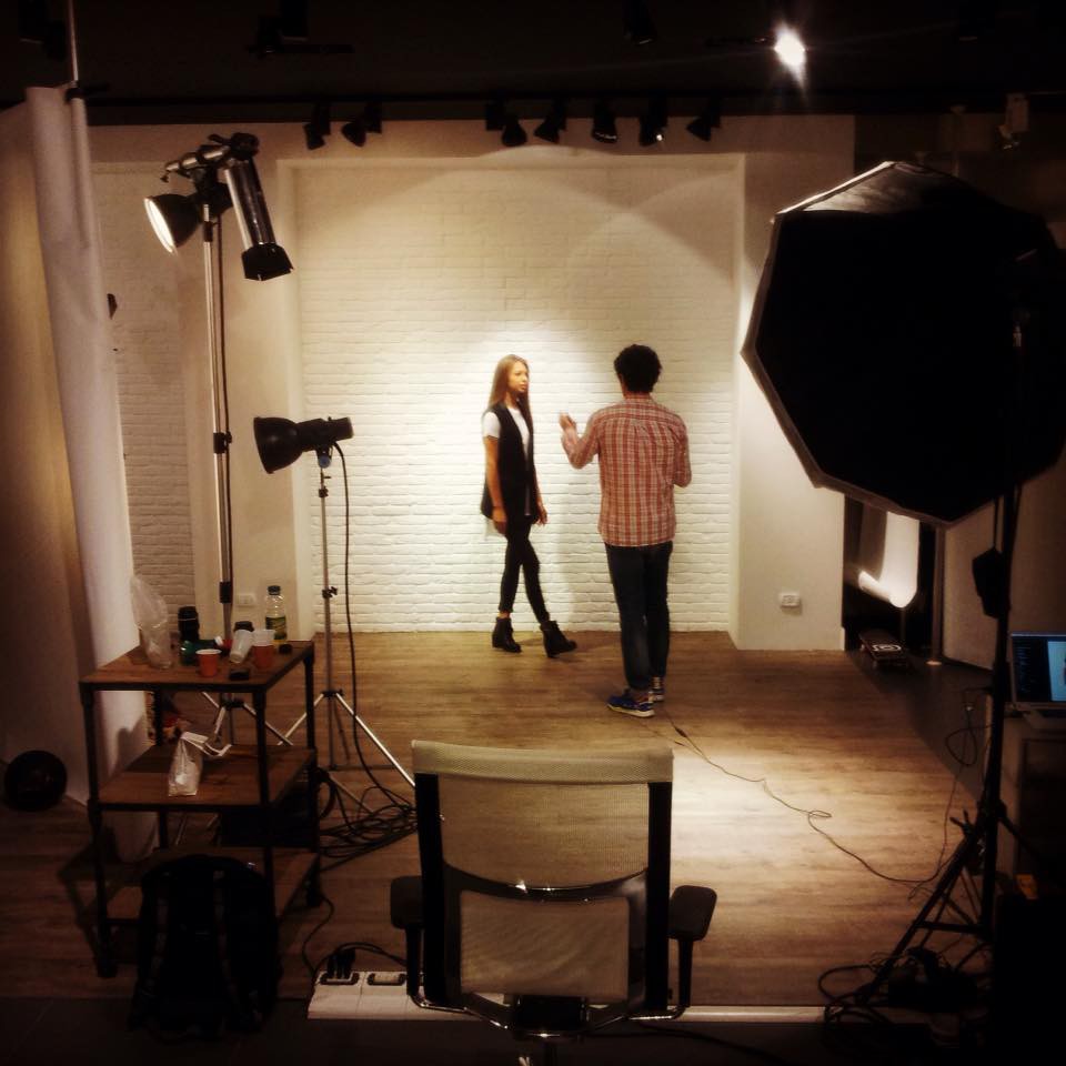 Backstage di shooting fotografico in studio